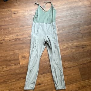 G. Goop bodysuit gray/olive size M